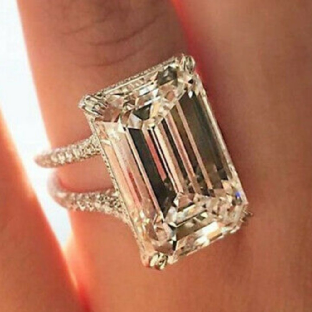 New 925 Sterling silver Clear Stone Ring